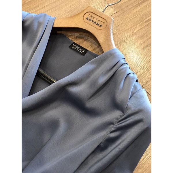 Đầm Topshop cổ V xoắn eo