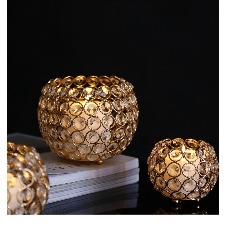Giá để nến hình quả cầu pha lê mạ vàng đính kim cương sang trọng