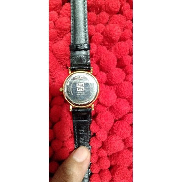 Đồng hồ nữ guyvenchy hàng si