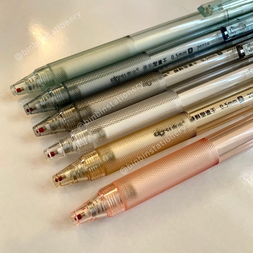 Bút gel Domi thân trong suốt, ngòi 0.5 mm BDM902