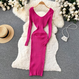 đầm len body cổ V khoét sâu