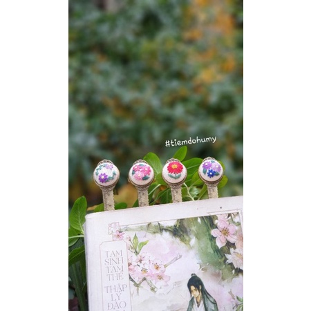 Bookmark dạng thước thêu tay ❤