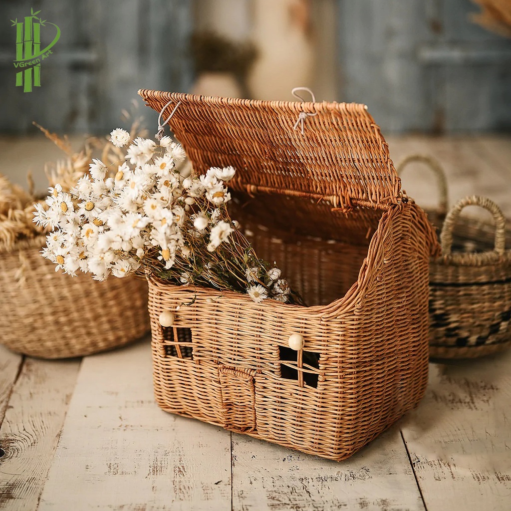 Ngôi nhà đồ chơi cho bé / trẻ em, bằng mây màu nâu tự nhiên. Giỏ đựng đồ cute, thân thiện môi trường Giáo cụ Montessori