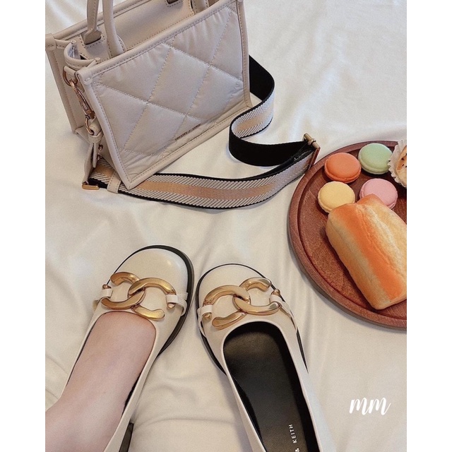 Giày bệt khoá xích bản to mũi tròn