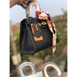 TÚI HM sz 22cm super tag vàng ( Ảnh shop chụp thật)