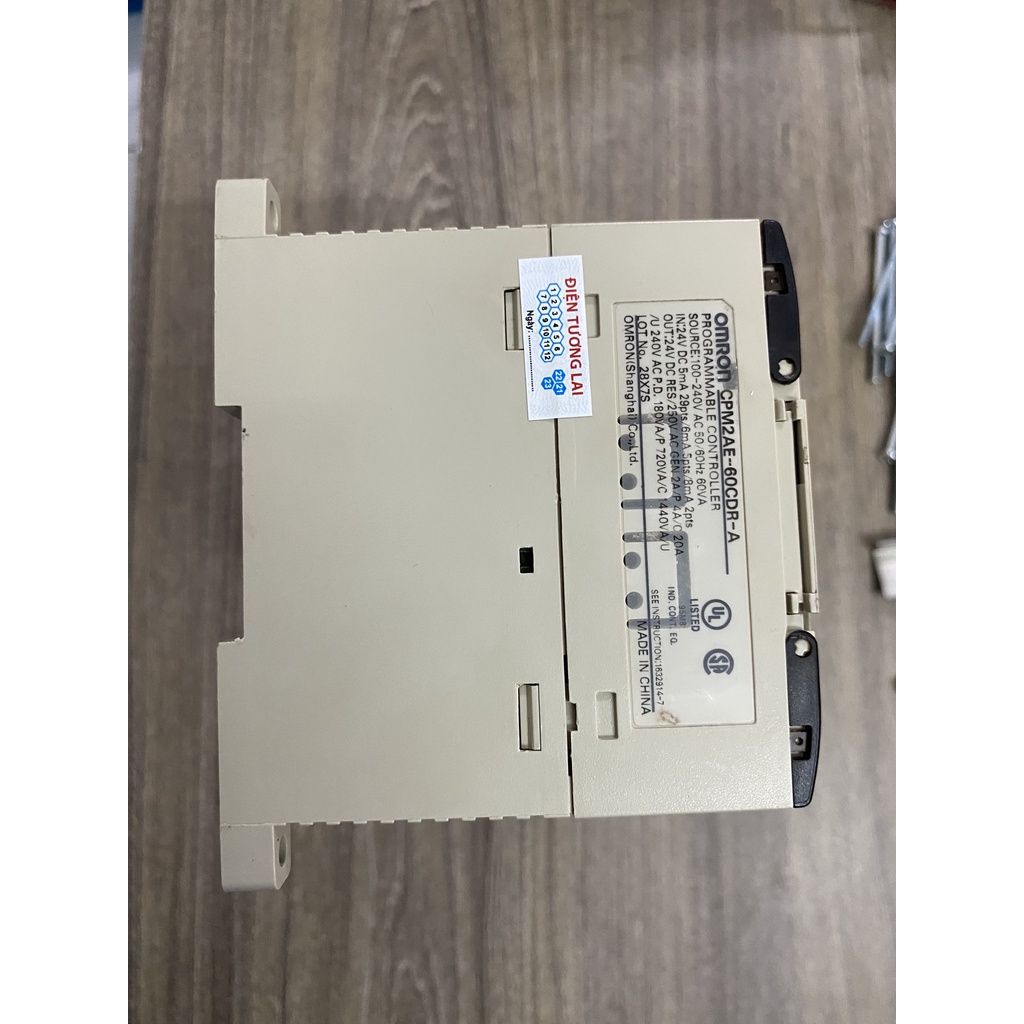 PLC  OMRON CPM2AE-60CDR-A  nguồn 220VAC ngõ ra RELAY  60 I/O tháo máy