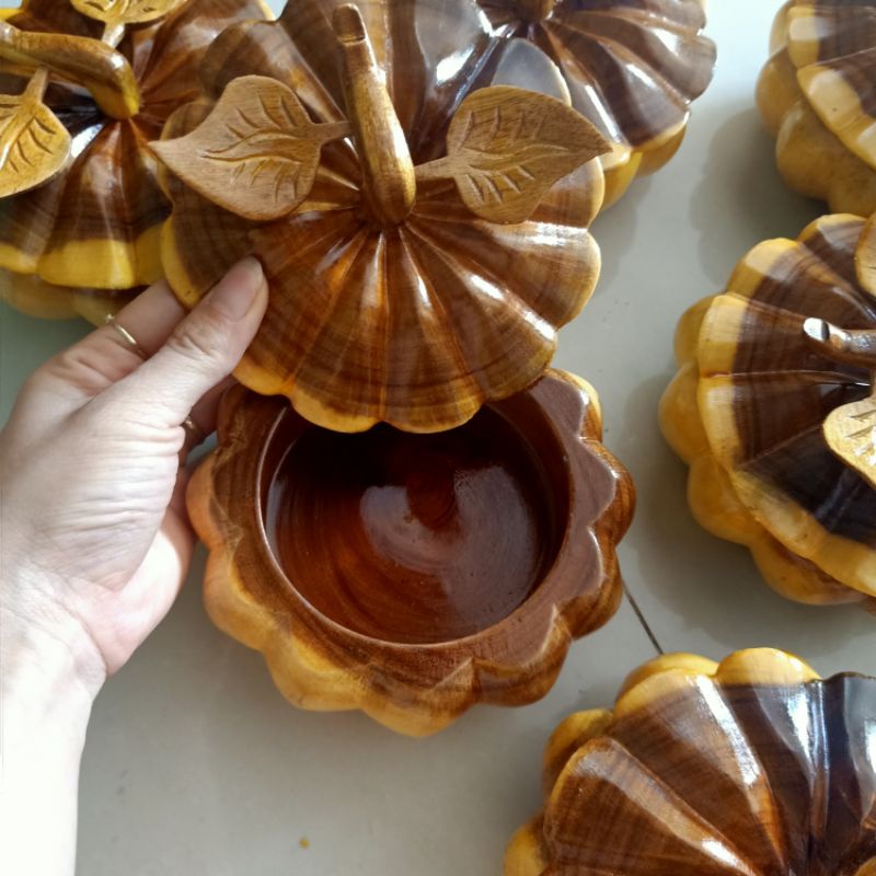 Khay đựng hạt mứt ngày tết.quả bí ngô gỗ 14 cm