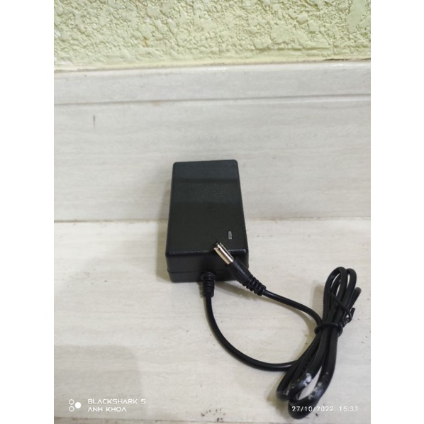 Sạc pin máy khoan 21v,36V,72V, loại đuôi tròn