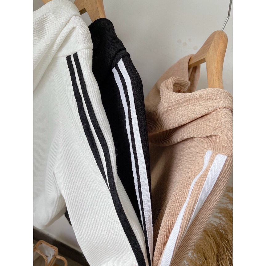 Áo khoác form ngắn phần tay viền sọc cá tính năng động thể thao