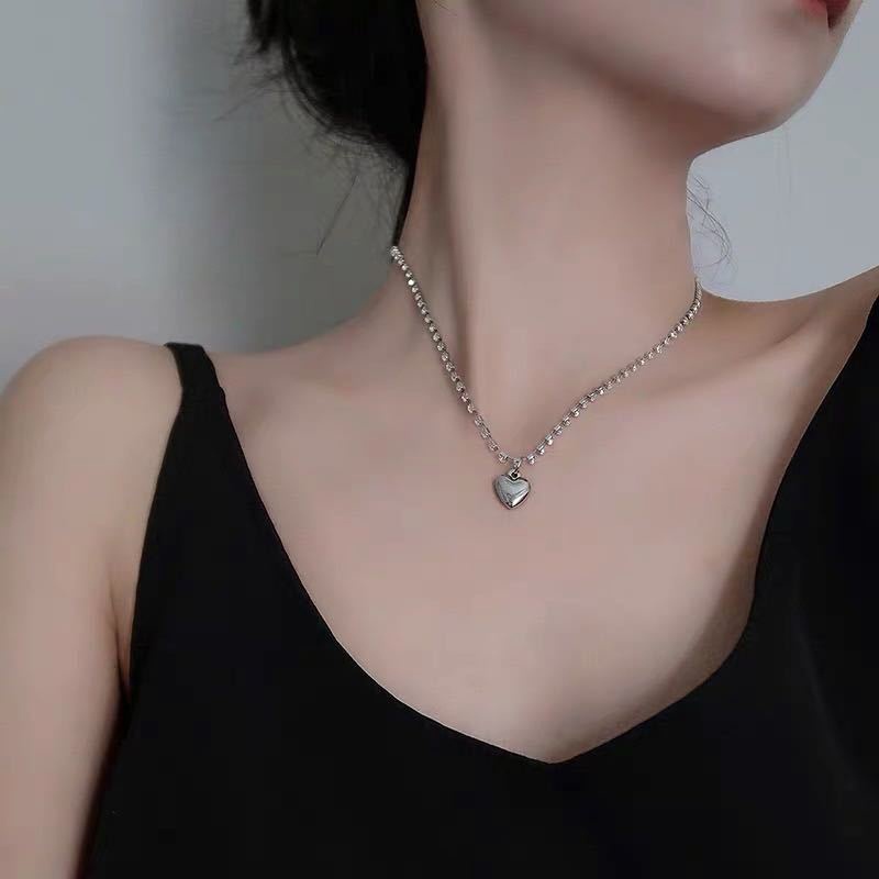 Vòng Tay Trang Sức Hình Trái Tim Đơn Giản Cho Nữ