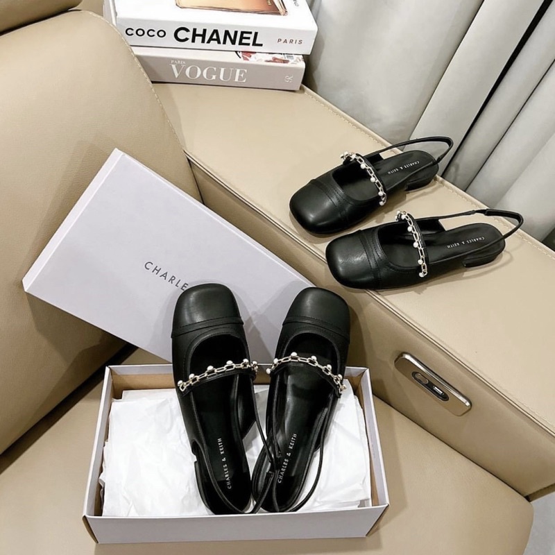 Giày bệt quai xích CNK