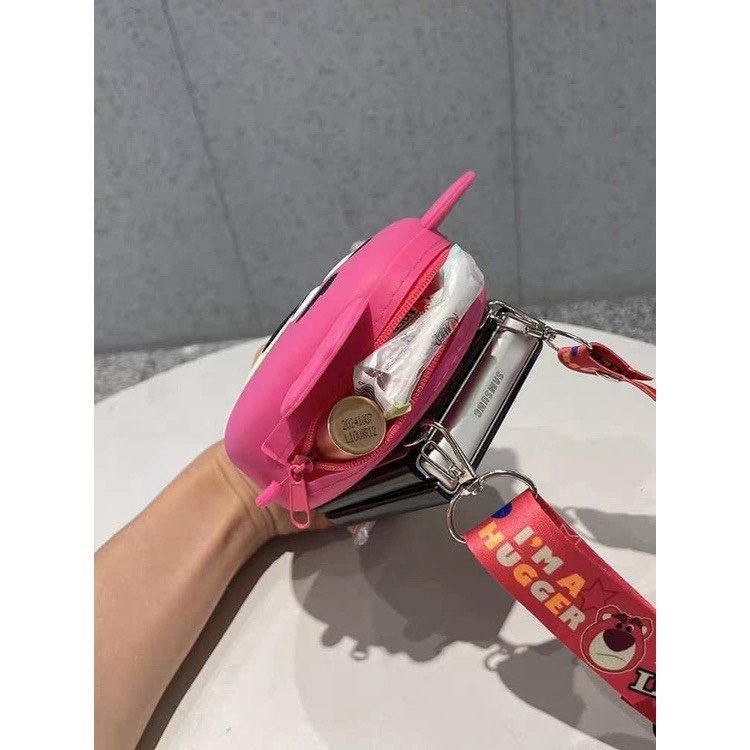 TÚI ĐEO CHÉO GẤU DÂU SILI.CON _ FREE SHIP _ SIZE 14CM SHOP DUYÊN CƯỜNG