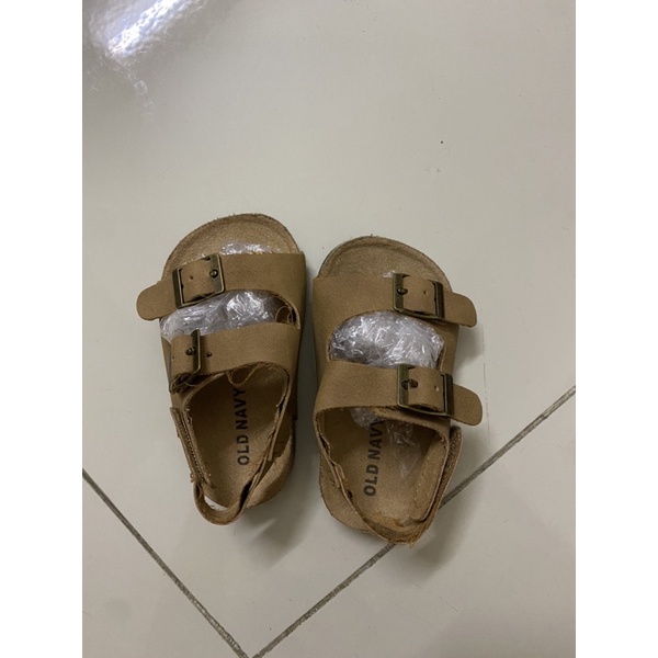 Giày old navy, size 6-12 tháng