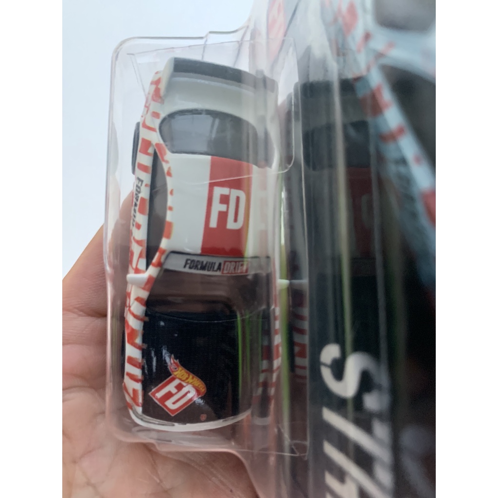 Xe Hot Wheels Premium Nissan Silvia