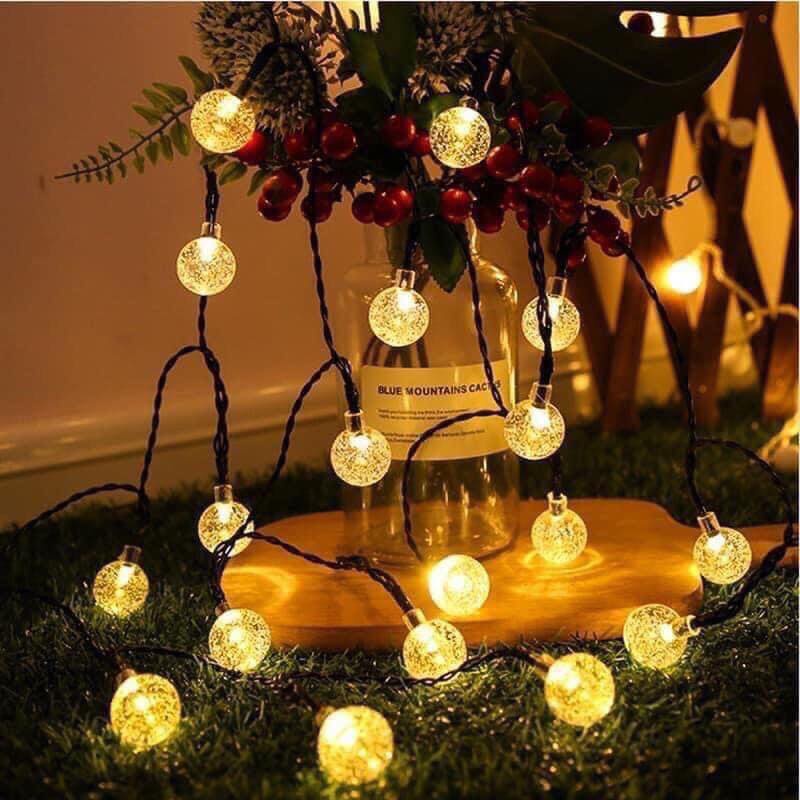 Đèn Chớp Bi Bọt vàng ấm dây đen dài 8m dùng trang trí decor quán cà phê, quán ăn.