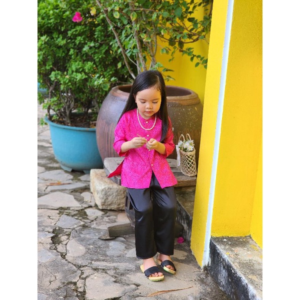 Bà ba gấm cho bé gái