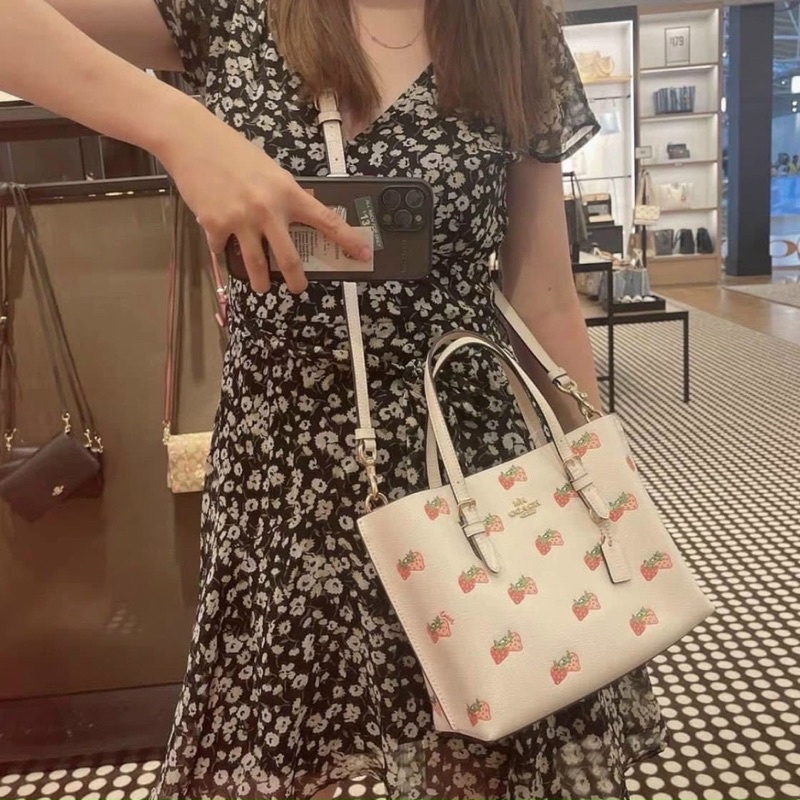 Túi Coach Mollie tote