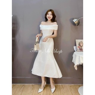 Đầm maxi trắng bẹt vai vân ngang basic