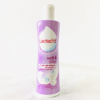 Dung Dịch Vệ Sinh Phụ Nữ Lactacyd Soft & Silky 250ml