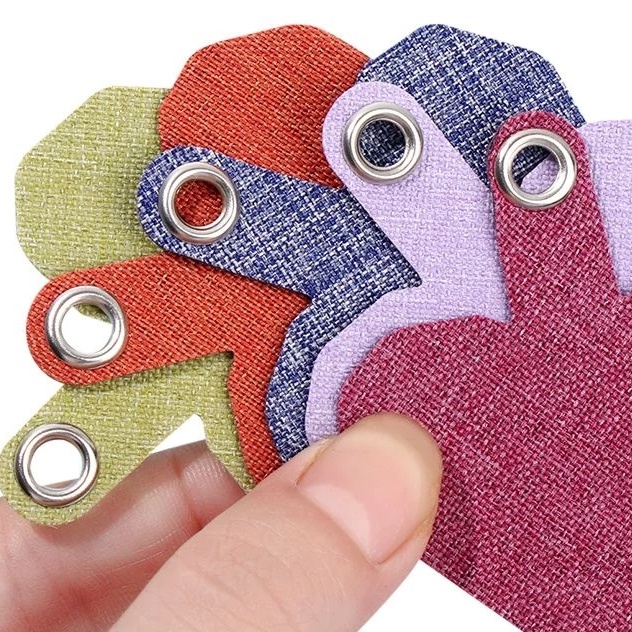 1 Dây Kẹp Điện Thoại / Thẻ Chống Thất Lạc Hình Trái Tim Tháo Rời Được Màu Ngẫu Nhiên