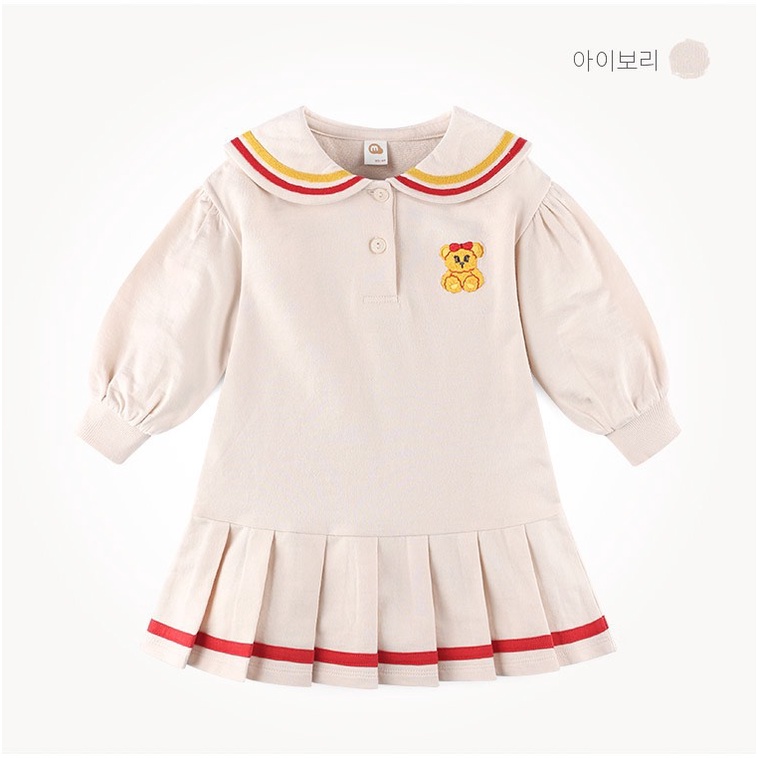 Váy thu đông bé gái Milkmile xuất Hàn. Thiết kế quá sức đáng yêu, chất da cá không bai nhão, thêu gấu cute. Size 90-140