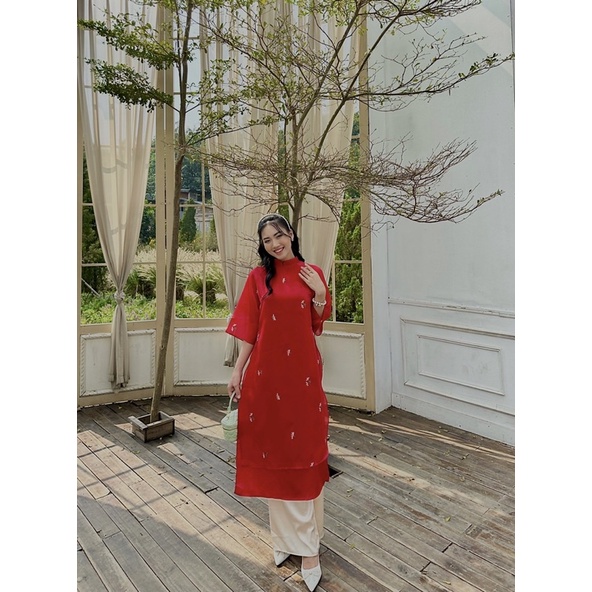 Áo dài tơ thêu hoa nhiều màu