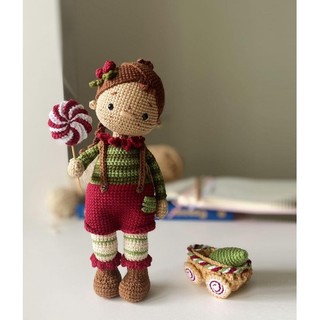 Moc len moc hinh co be alice chiec keo mut xe keo bap ngo MSP 00273.jpg