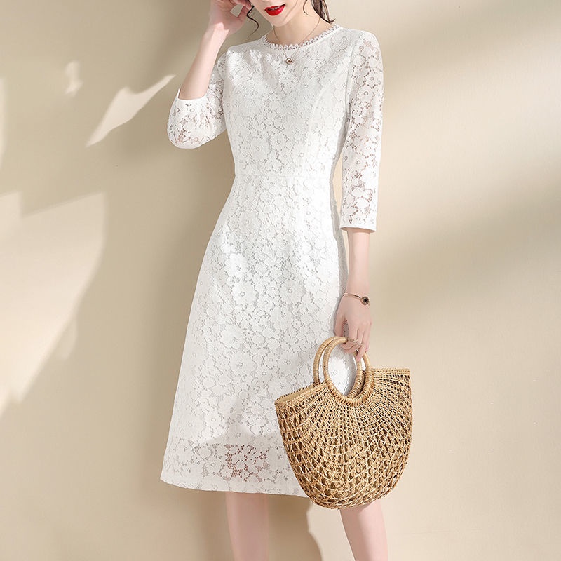 Đầm Ren Trắng Dài Vừa Sang Trọng Phong Cách Xuân Hè