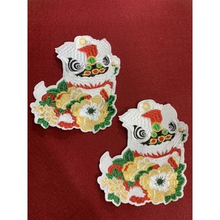 sticker thêu là ủi lân hoa