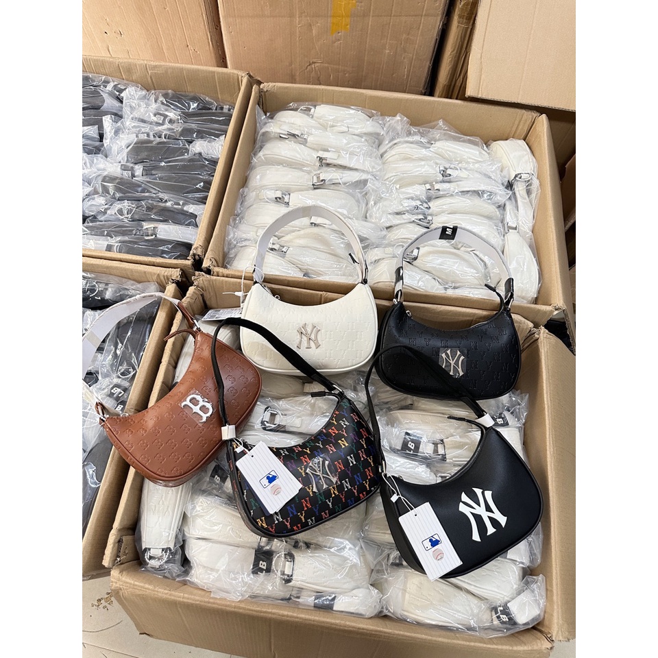 Túi MLB kẹp nách chất da dày dặn form siêu nét,ngăn rộng rãi thích hợp đi chơi đi làm