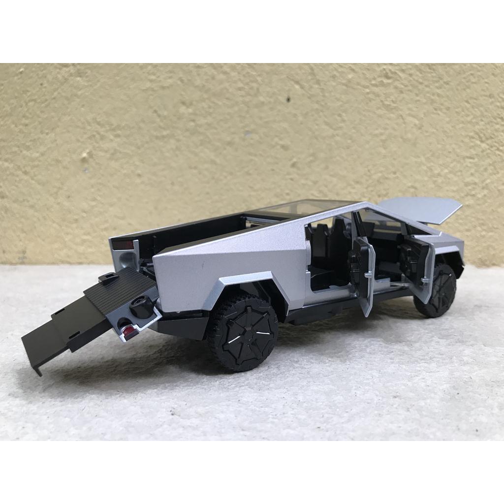Mô hình xe bán tải Tesla Cybertruck 2023 1:32