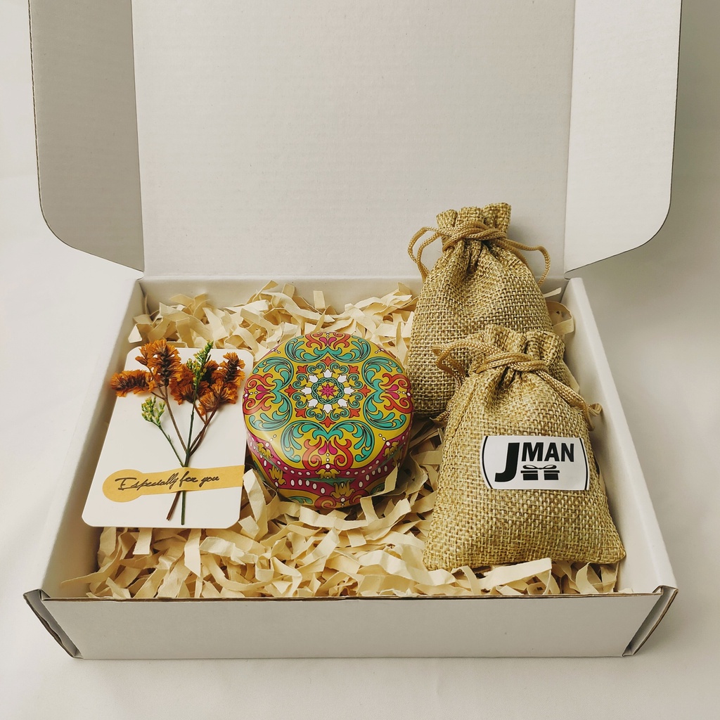 Set quà tặng nam gồm nến thơm, túi thơm