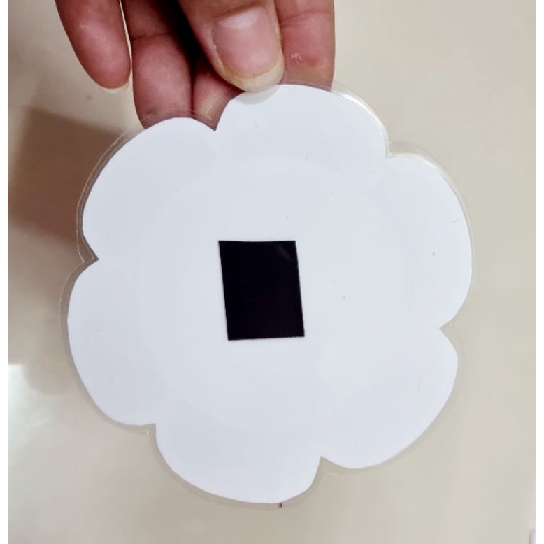 Sét 10 Hoa in màu éplatic 9-10cm viết số, dấu...sẵn nam châm lá.