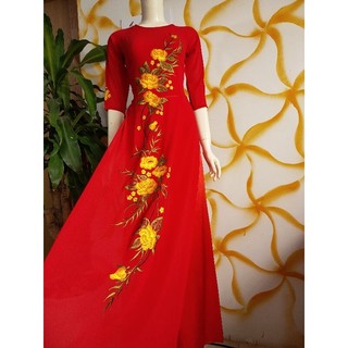 Áo dài đỏ thêu hoa cổ tròn