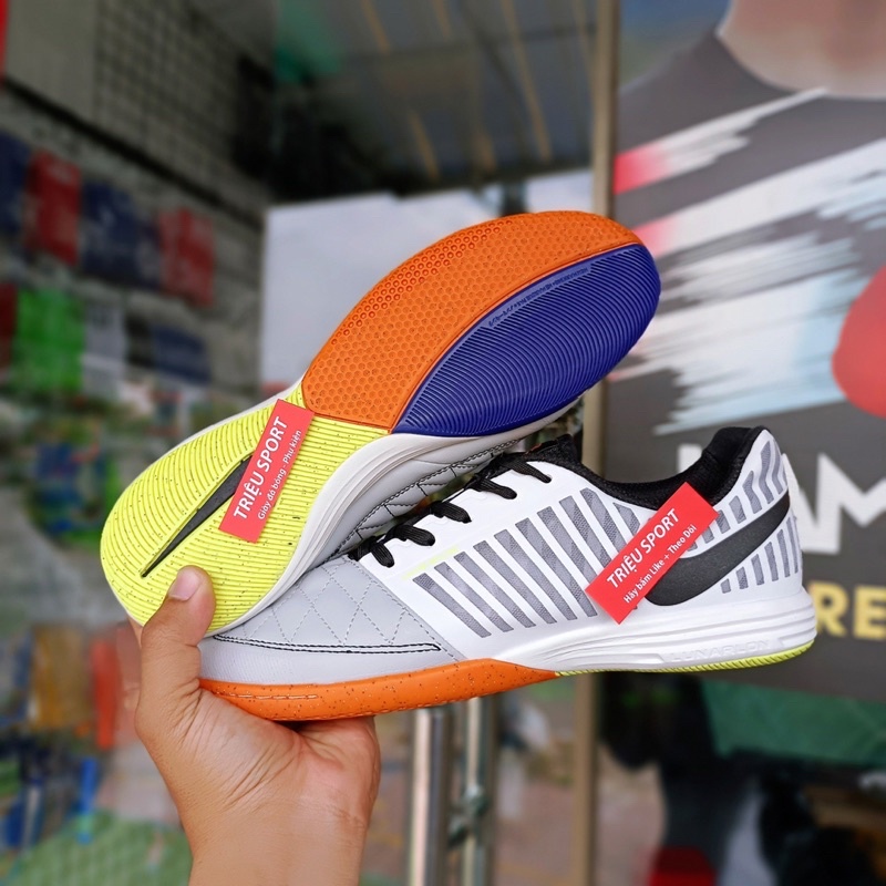 Giày bóng đá Lunar Gato Ic