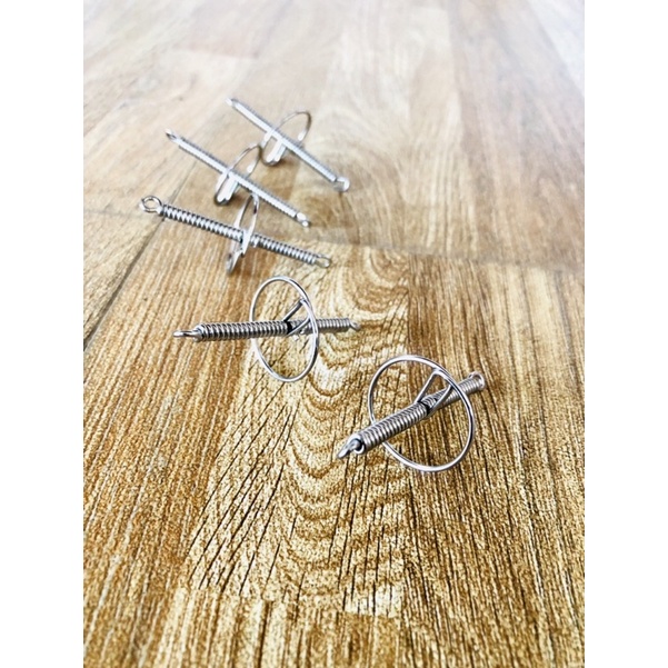 Lăng xê độ không buộc lưỡi.