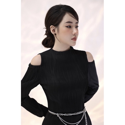 Váy body dài tay khoét vai Donut