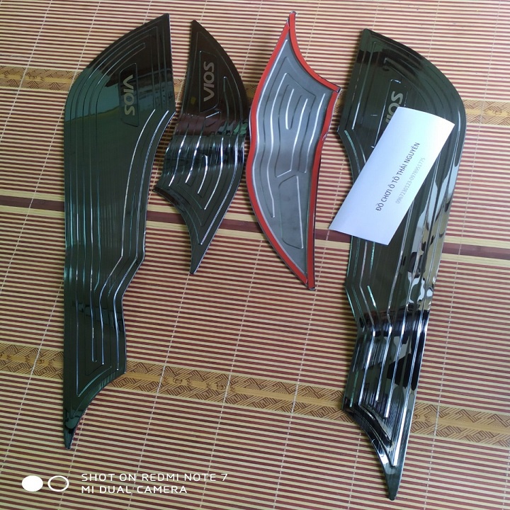 Ốp tapli chống xước cánh cửa Vios 2019