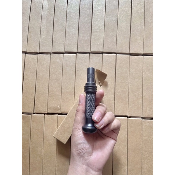 Bút phá kính, lưng iPhone