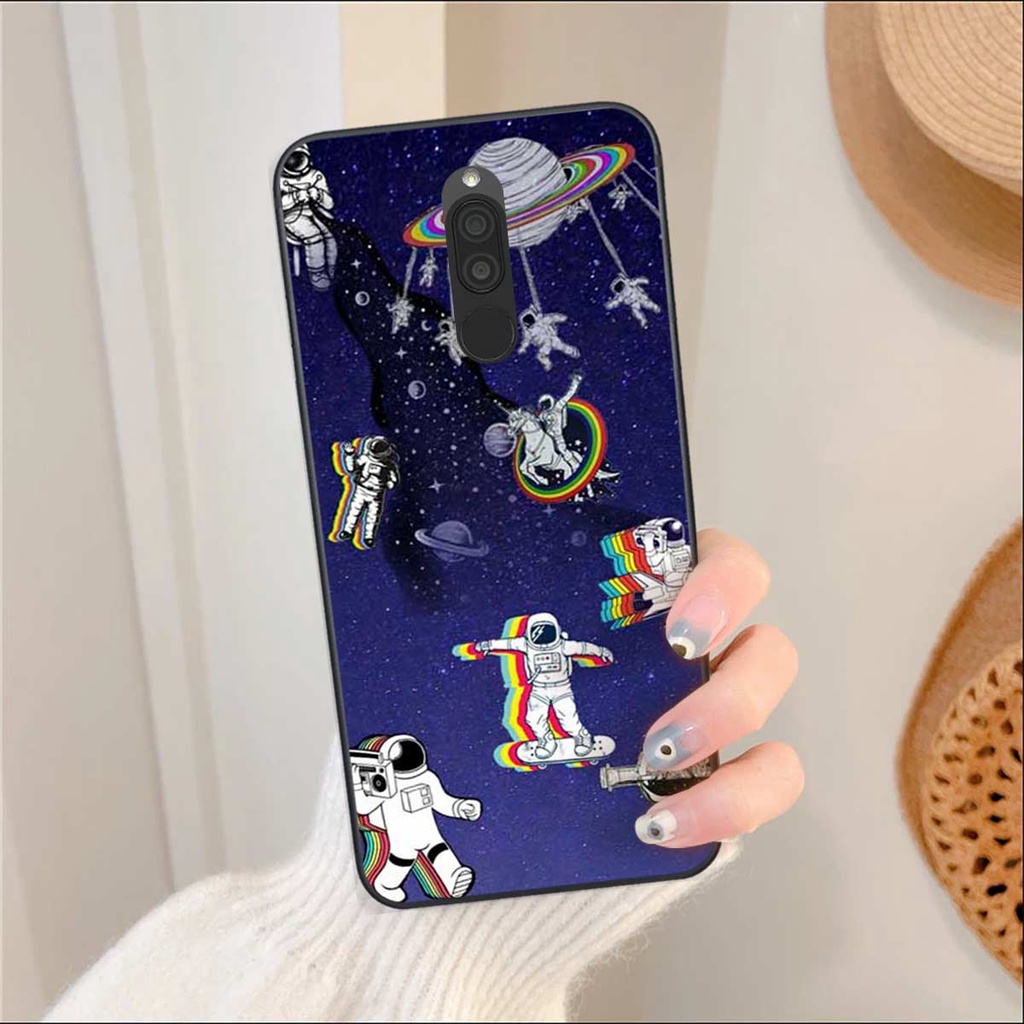 Ốp lưng Xiaomi Redmi 8 hình phi hành gia phê pha, lang thang trên mây, ốp rẻ bền đẹp