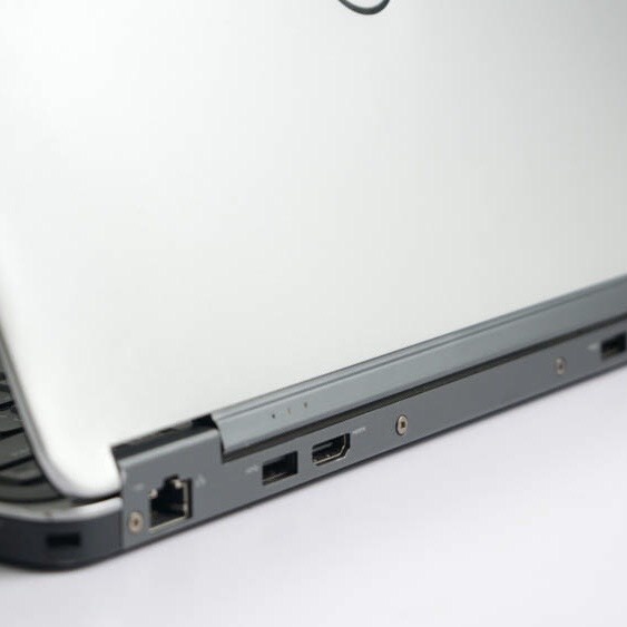 Laptop cũ Dell E7240 - máy nhỏ gọn 1,3kg- vỏ nhôm sáng- core i5, ram 4GB, ổ SSD128GB