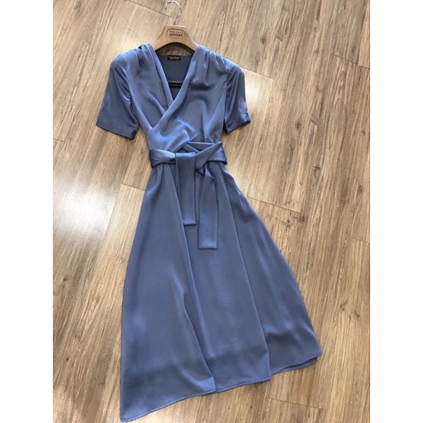 Đầm Topshop cổ V xoắn eo