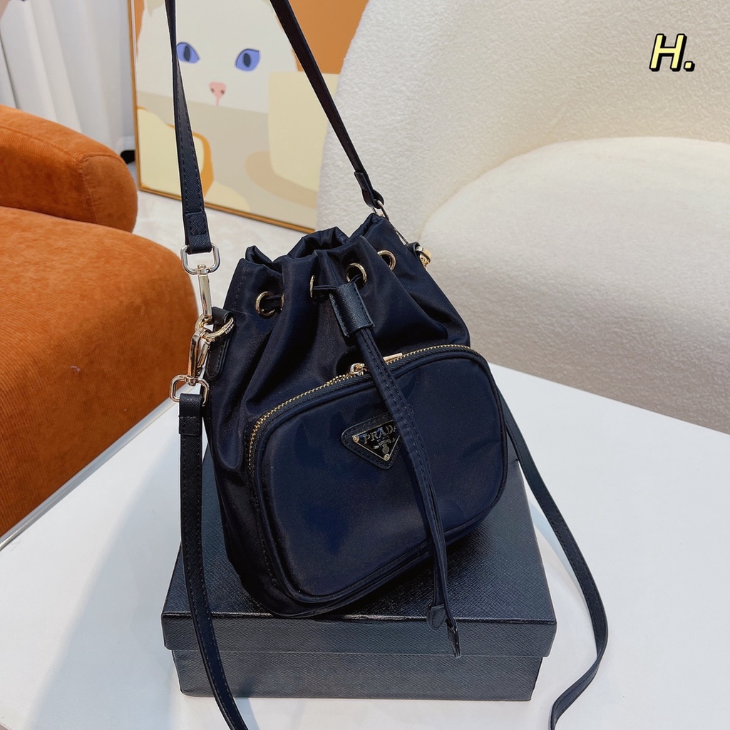 Prada Ba Lô Hình Tam Giác Phong Cách Âu Mỹ Thời Trang Cho Nữ