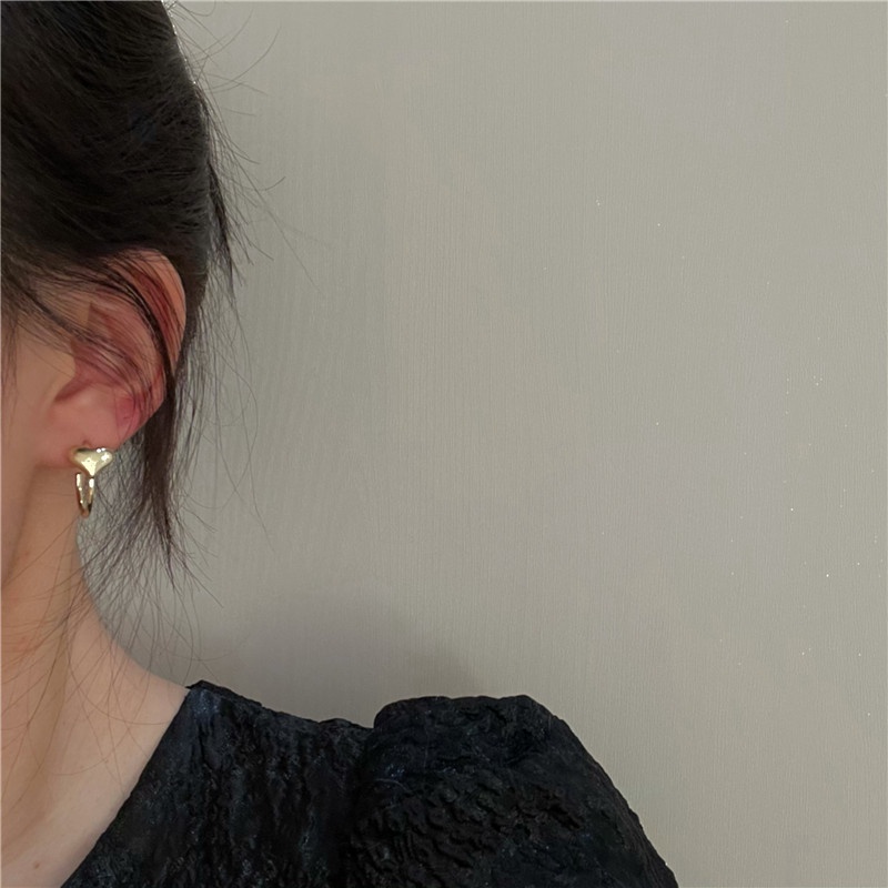 Khuyên tai 17KM mạ vàng / bạc hình trái tim đơn giản thời trang Hàn Quốc