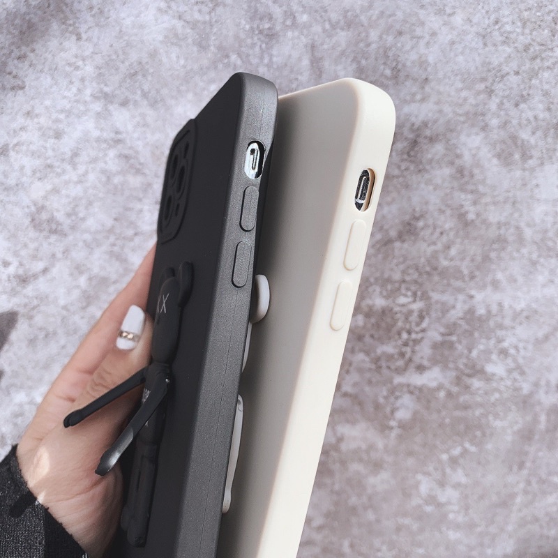 Ốp Lưng Basic Camera Nổi - Mẫu BE@RBRICK ( Kèm Giá Đỡ Hình Gấu )