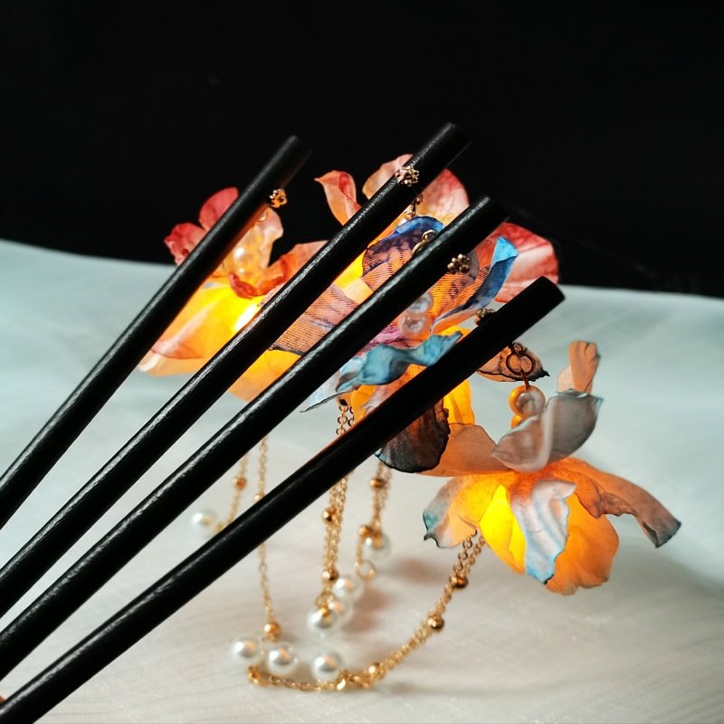 Trâm cài đèn phát sáng hoa đèn lồng tua rua cổ trang độc đáo Tatitava