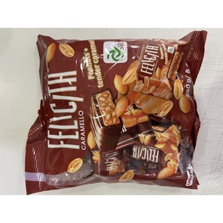 Sô-cô-la nhân hạt dẻ phủ sô-cô-la