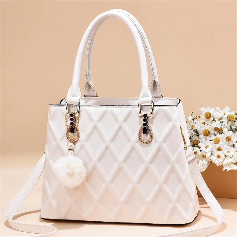 Ielgy Túi bucket Đeo Chéo Vai Gắn Quả Bông Sọc Hình Thoi Dành Cho Nữ