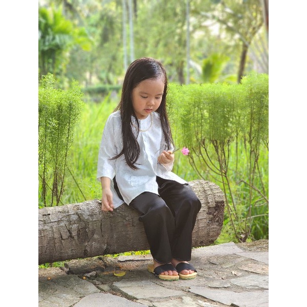 Bà ba gấm cho bé gái