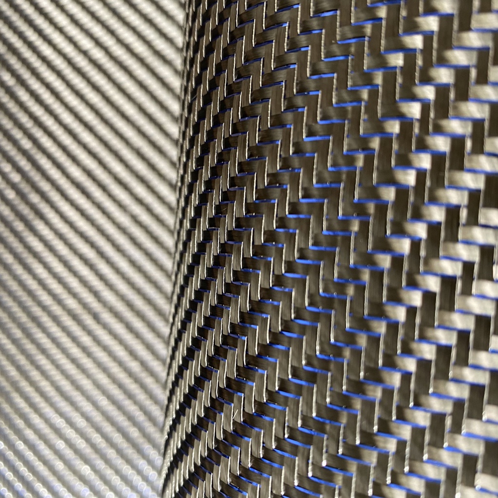 Vải carbon sợi phản quang xanh (blue) dệt chéo 3k-240gsm (1m)